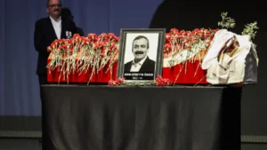 Sirri-S.-Onder-Dersim-Cemaatinde-anildi-